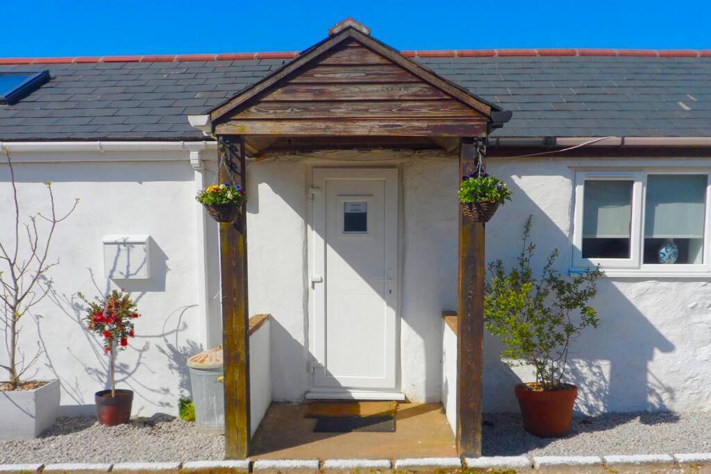 Stunning Annexe 1 Luxury Bedroom, Eating Area & Bathroom Only! Truro Exteriör bild