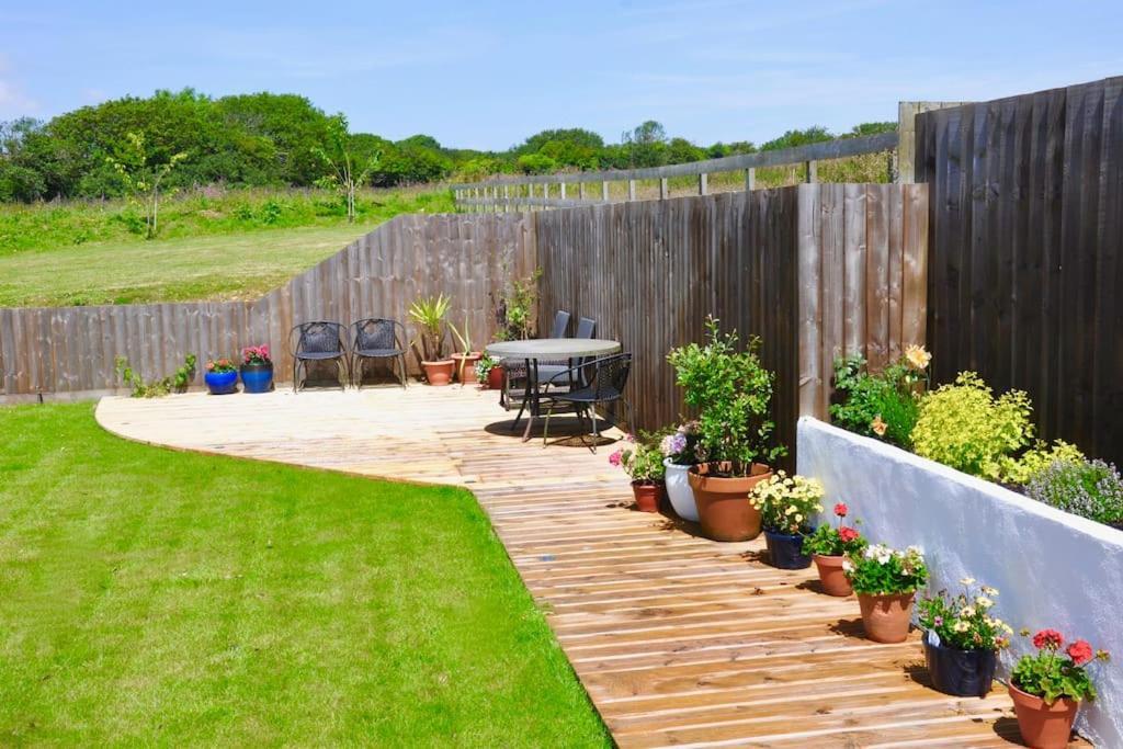 Stunning Annexe 1 Luxury Bedroom, Eating Area & Bathroom Only! Truro Exteriör bild